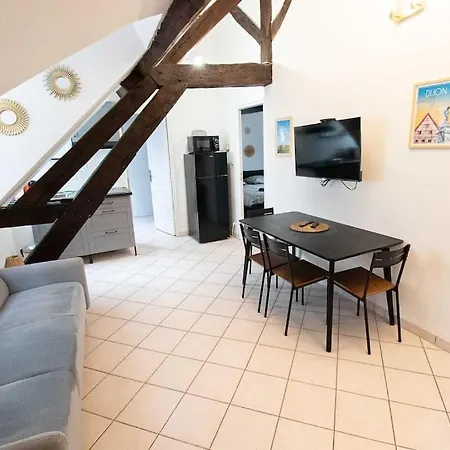Le Zola Compose De 3 Distincts En Hyper Centre De Avec Wifi