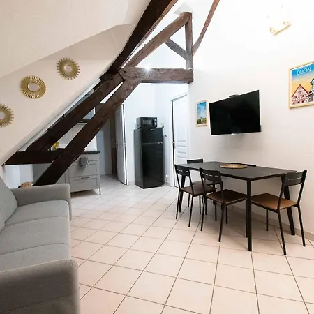 Daire Le Zola Compose De 3 Distincts En Hyper Centre De Avec Wifi *