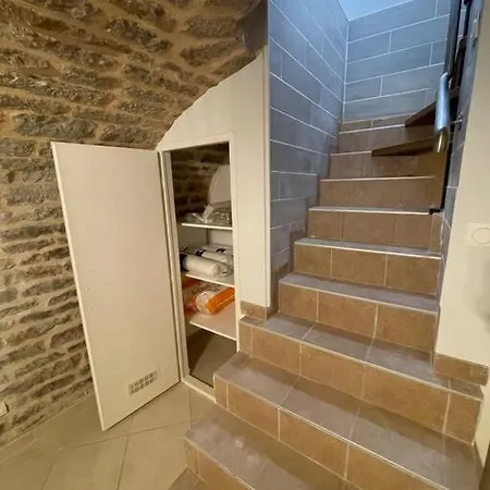 Daire Le Zola Compose De 3 Distincts En Hyper Centre De Avec Wifi *