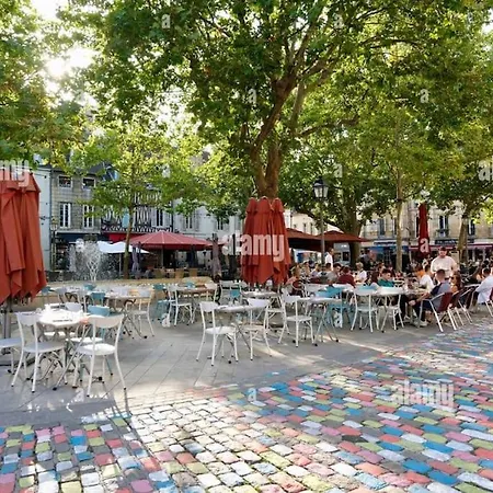 Le Zola Compose De 3 Distincts En Hyper Centre De Avec Wifi