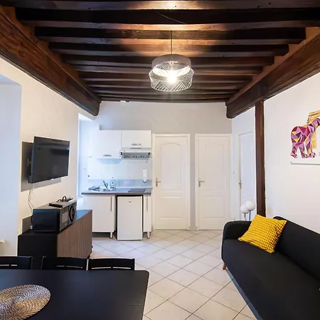 Daire Le Zola Compose De 3 Distincts En Hyper Centre De Avec Wifi Dijon