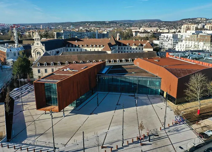 Appartamento Résidence Le Zola Composé De 3 Distincts En Hyper Centre De Avec Wifi