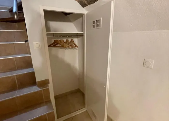 Le Zola Compose De 3 Distincts En Hyper Centre De Avec Wifi Apartment