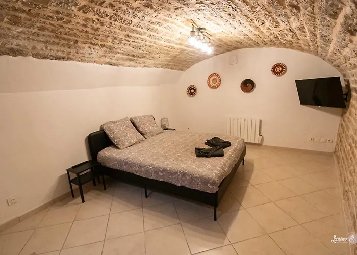 Le Zola Compose De 3 Distincts En Hyper Centre De Avec Wifi Apartment *